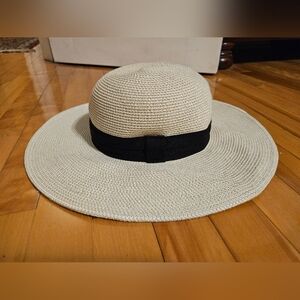 Sun Hat Solar Escape With Chin Tie